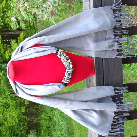 PASHMINA SCARF WITH NECK JEWELRY - Picture 1 of 4